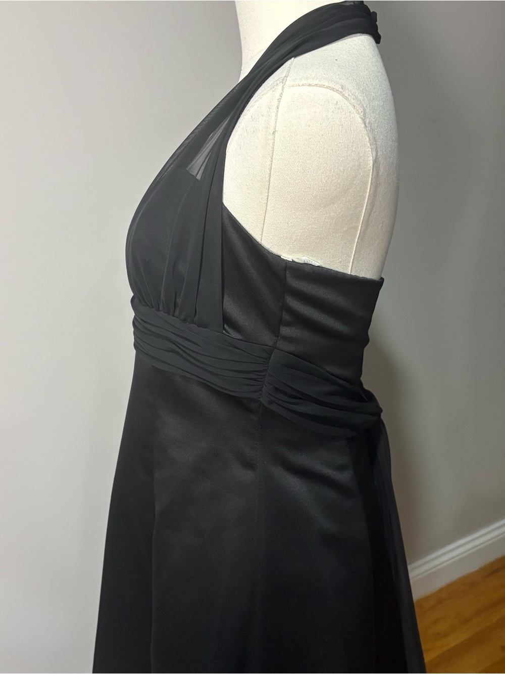 David’s Bridal Black Halter Dress Sz 6 Satin Gown Chiffon Prom Bridesmaid - Picture 7 of 12